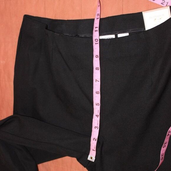 NWT Chico's Black the Ultimate Slim Fit Cropped Pants Women's Size Medium - Picture 13 of 14